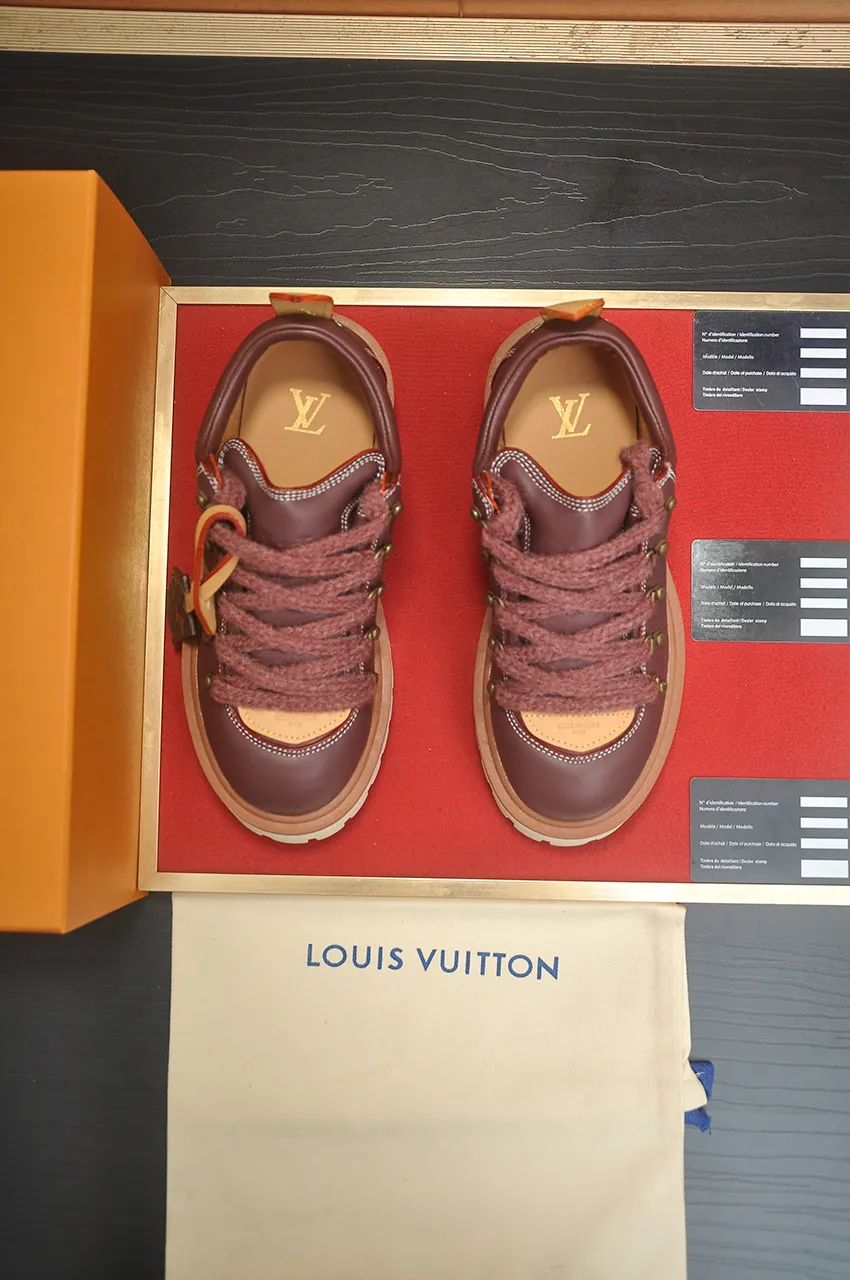 Men's shoes 💰660💶 LV Louis Vuitton 2025 autumn and winter new couple's new style, the original version is developed one to one, retro fashion, handsome and cool mountaineering derby shoes are out of stock 👍 💎 Material: imported first-layer cowhide 💎 Lining: imported lambskin 💎 Outsole: original molded TR non-slip sole 💎 Bottom height: 3.5cm 💎 Shoe size: 35-45 for both men and women